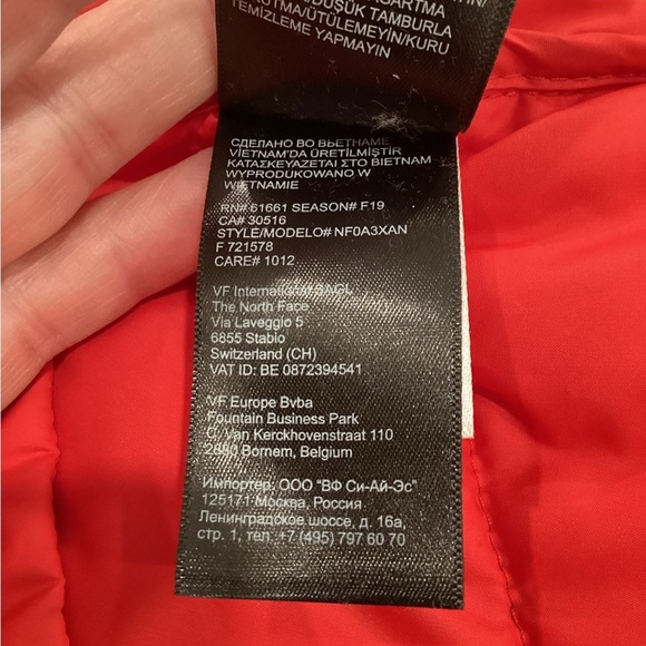 NWOT - North Face Red Puffer Vest - L - Picture 8 of 11